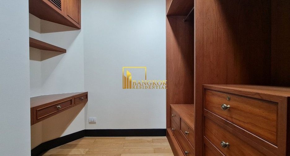 For rent 4 bedrooms condo in Pathum Wan, Bangkok