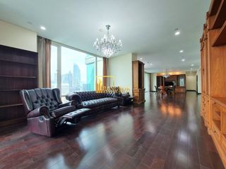 For rent 4 bedrooms condo in Pathum Wan, Bangkok