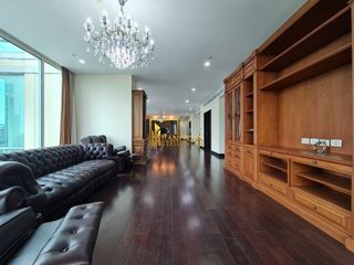 For rent 4 bedrooms condo in Pathum Wan, Bangkok
