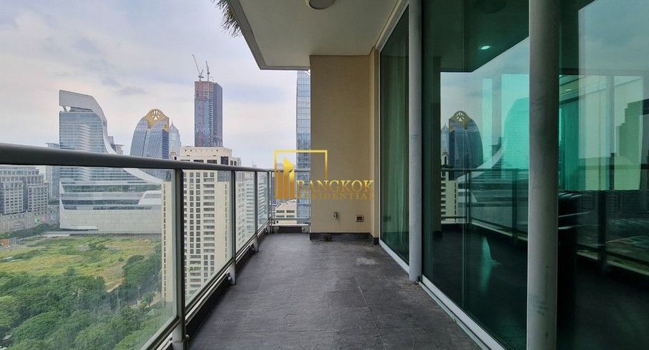 For rent 4 bedrooms condo in Pathum Wan, Bangkok