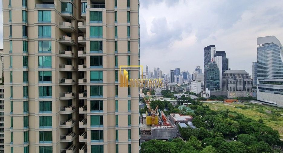 For rent 4 bedrooms condo in Pathum Wan, Bangkok