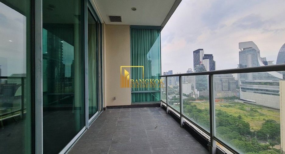 For rent 4 bedrooms condo in Pathum Wan, Bangkok