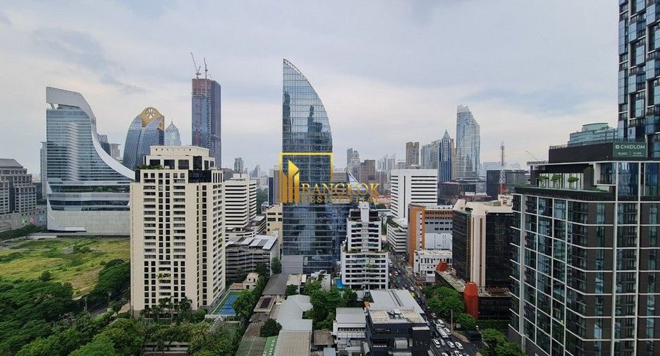 For rent 4 bedrooms condo in Pathum Wan, Bangkok