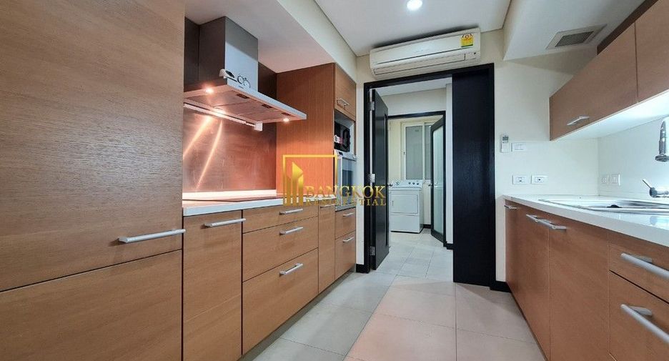 For rent 4 bedrooms condo in Pathum Wan, Bangkok