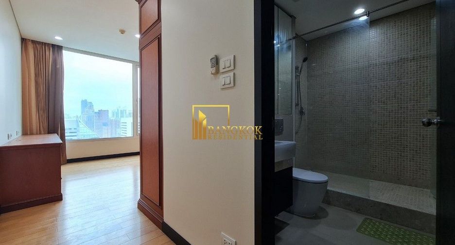 For rent 4 bedrooms condo in Pathum Wan, Bangkok