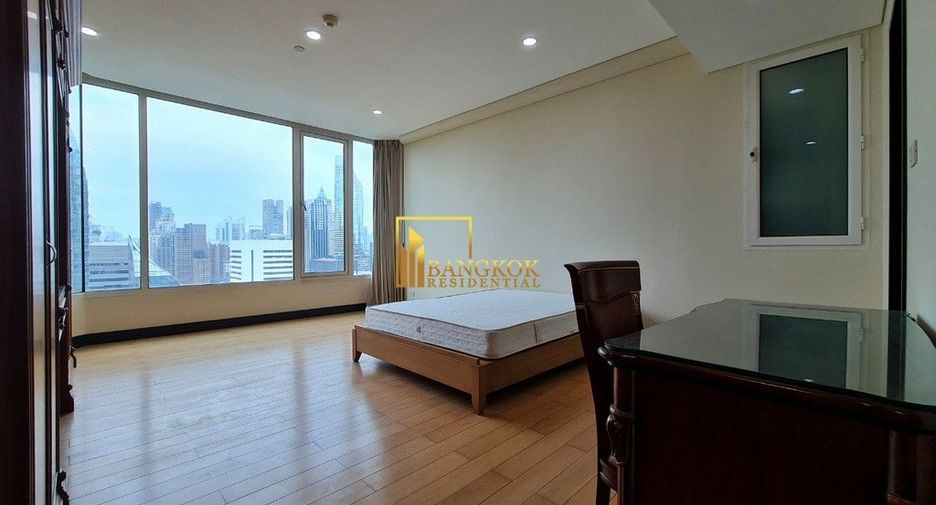 For rent 4 bedrooms condo in Pathum Wan, Bangkok
