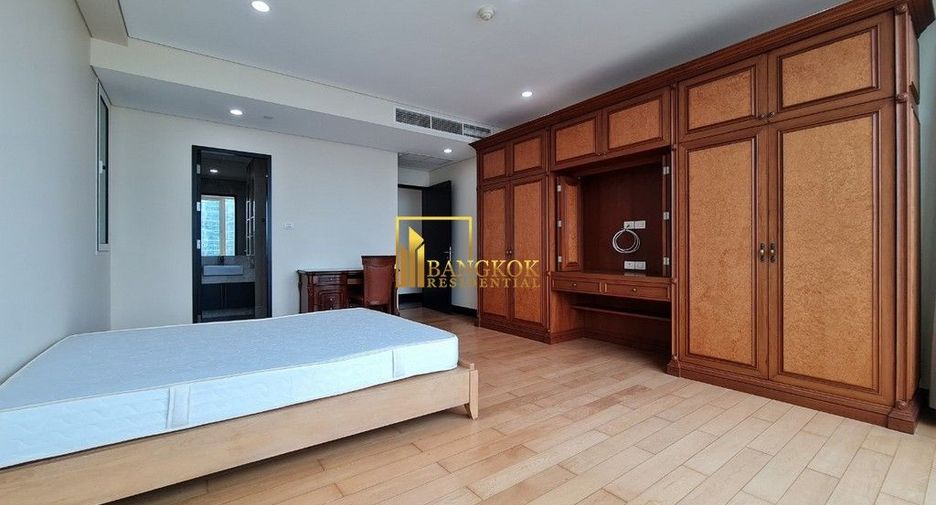 For rent 4 bedrooms condo in Pathum Wan, Bangkok