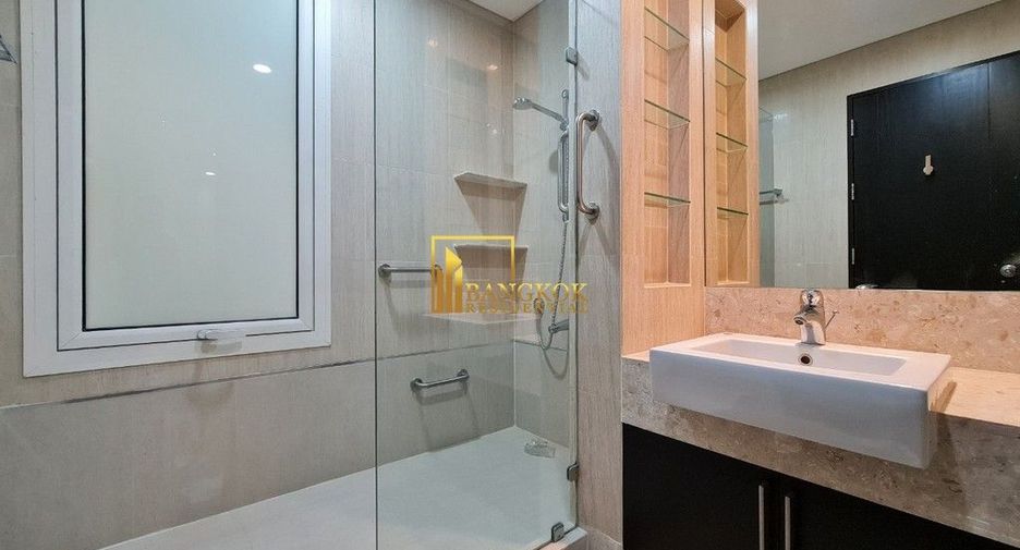 For rent 4 bedrooms condo in Pathum Wan, Bangkok