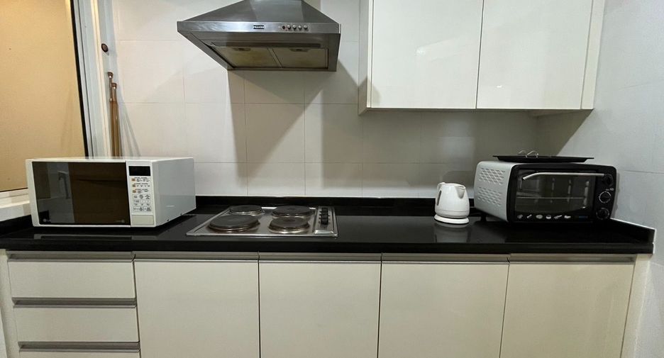Condo en alquiler de 2 habitaciones en Khlong Toei, Bangkok