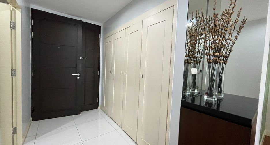 Condo en alquiler de 2 habitaciones en Khlong Toei, Bangkok