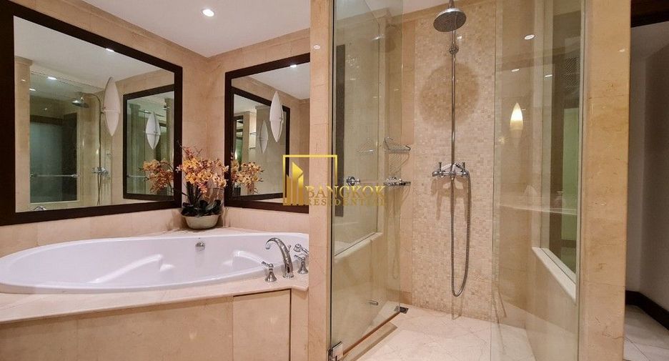 Wohnung zur Miete mit 3 Zimmer in Pathum Wan, Bangkok
