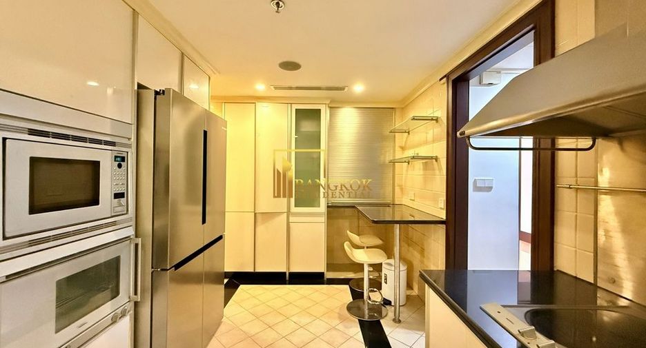 Condo en alquiler de 3 habitaciones en Pathum Wan, Bangkok