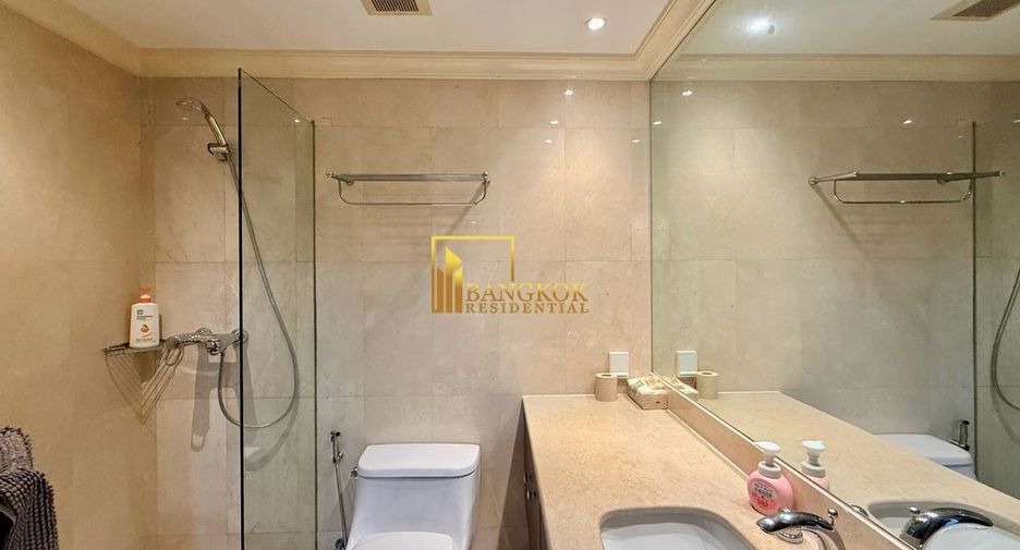 Condo en alquiler de 3 habitaciones en Pathum Wan, Bangkok