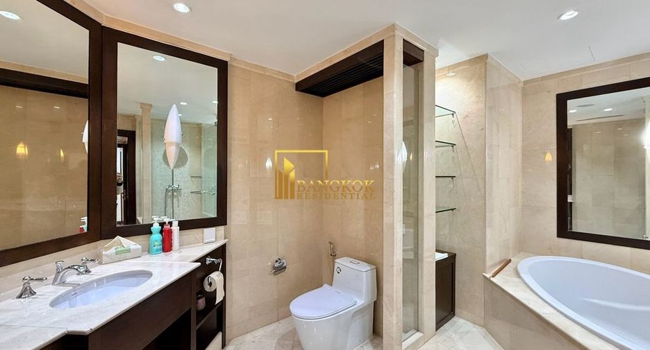Condo en alquiler de 3 habitaciones en Pathum Wan, Bangkok