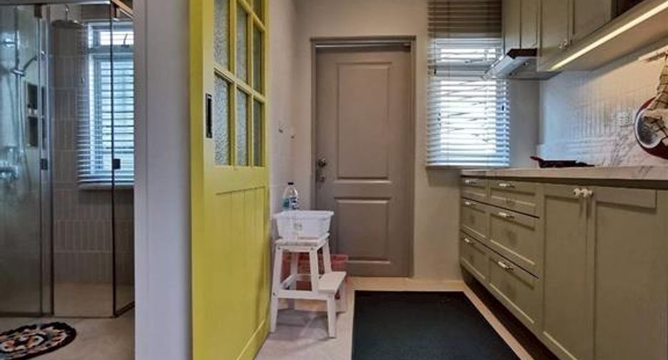 For sale 4 bedrooms house in Khan Na Yao, Bangkok