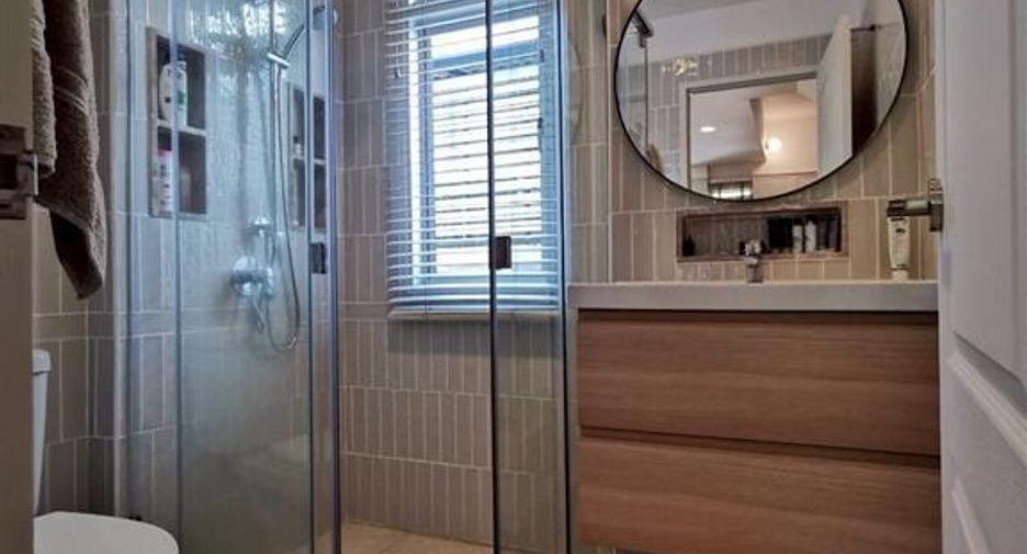 For sale 4 bedrooms house in Khan Na Yao, Bangkok