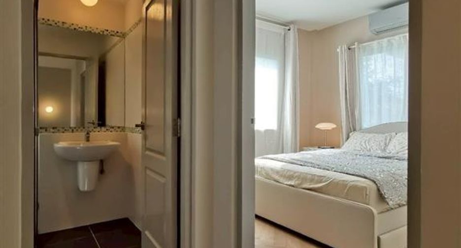For sale 4 bedrooms house in Khan Na Yao, Bangkok