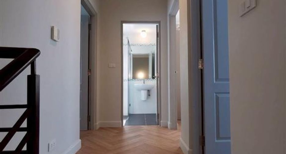For sale 4 bedrooms house in Khan Na Yao, Bangkok