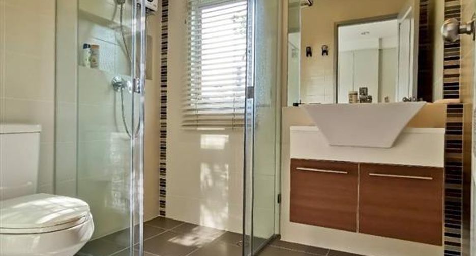For sale 4 bedrooms house in Khan Na Yao, Bangkok
