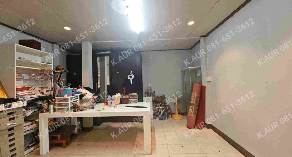 Haus zum Kauf mit 4 Zimmer in Khan Na Yao, Bangkok