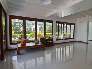 出租 3 卧室 别墅 在 Watthana, 曼谷