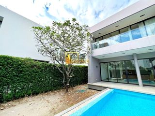 For rent 4 ベッドルーム villa in Khlong Toei, Bangkok