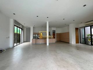 For rent 4 ベッドルーム villa in Khlong Toei, Bangkok
