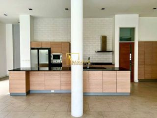 For rent 4 ベッドルーム villa in Khlong Toei, Bangkok