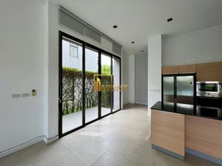 For rent 4 ベッドルーム villa in Khlong Toei, Bangkok