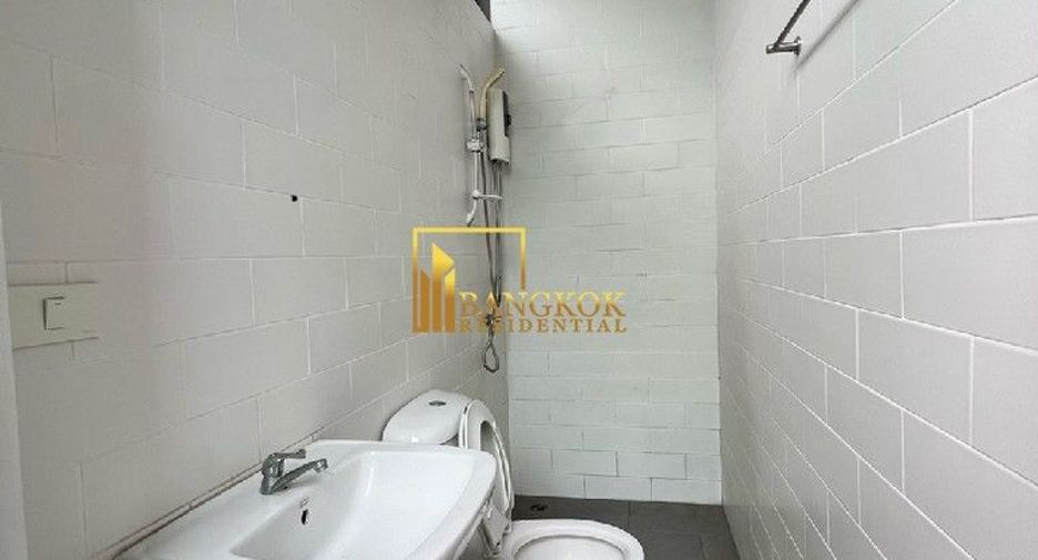 For rent 4 ベッドルーム villa in Khlong Toei, Bangkok