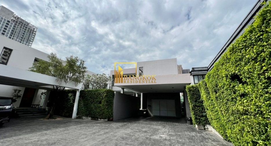 For rent 4 ベッドルーム villa in Khlong Toei, Bangkok
