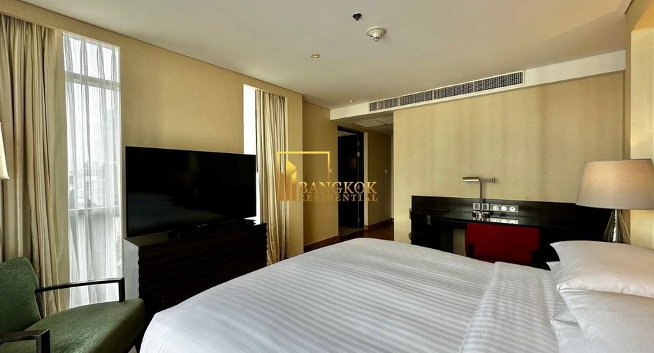 À louer 3 chambres appartement avec services à Sathon, Bangkok