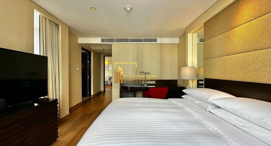 À louer 3 chambres appartement avec services à Sathon, Bangkok