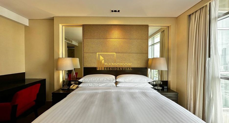 À louer 3 chambres appartement avec services à Sathon, Bangkok
