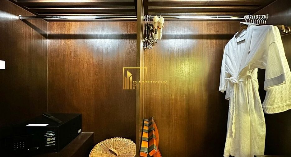 À louer 3 chambres appartement avec services à Sathon, Bangkok