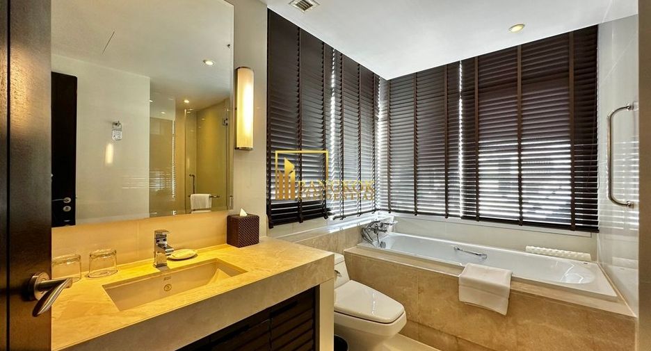 À louer 3 chambres appartement avec services à Sathon, Bangkok