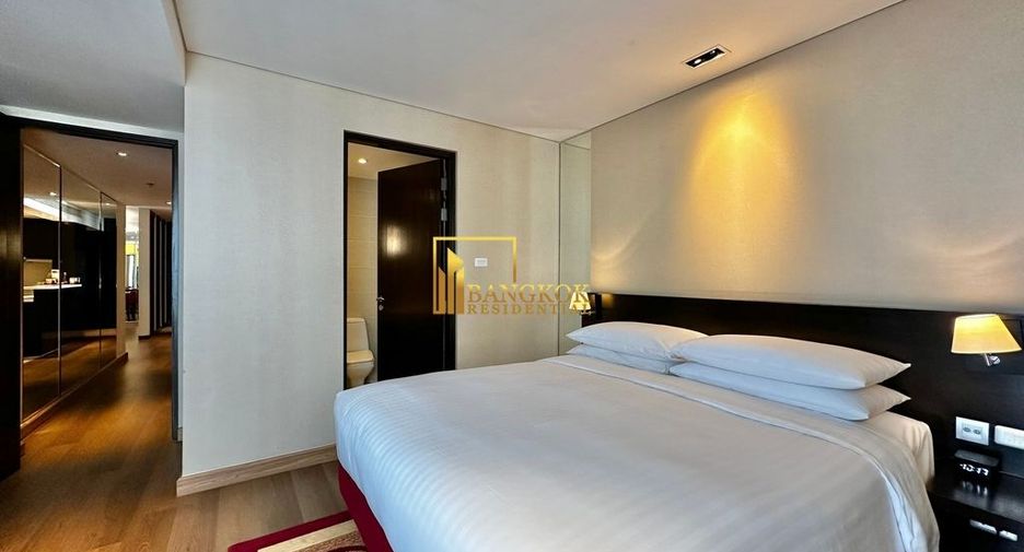 À louer 3 chambres appartement avec services à Sathon, Bangkok