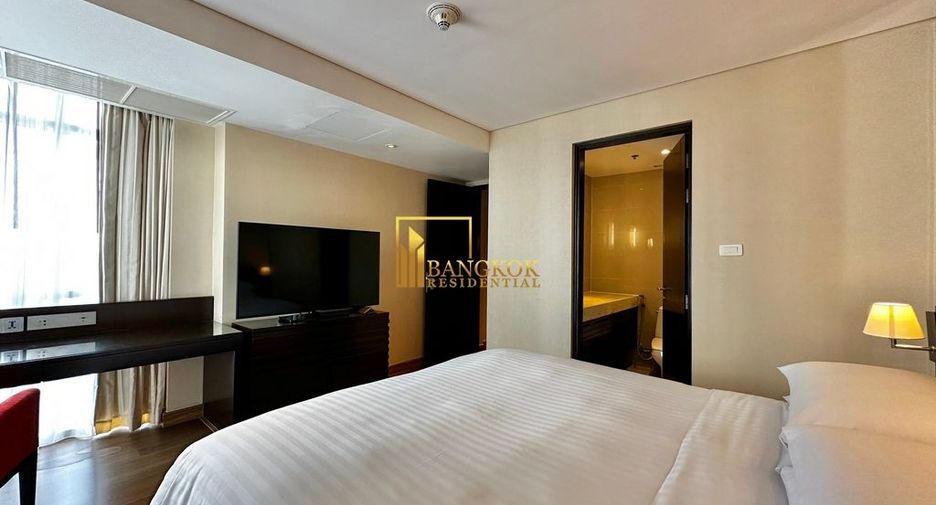 À louer 3 chambres appartement avec services à Sathon, Bangkok