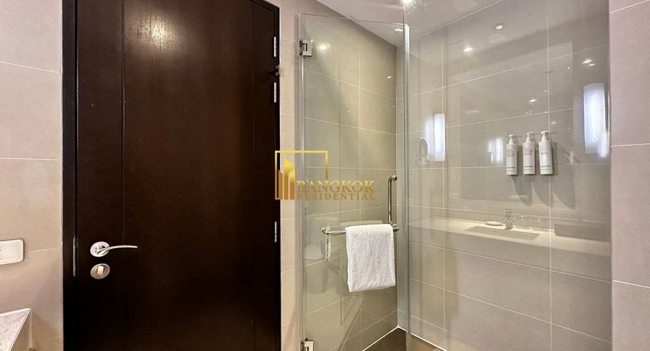 À louer 3 chambres appartement avec services à Sathon, Bangkok