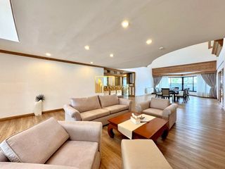 出租 5 卧室 公寓式住宅 在 Watthana, 曼谷