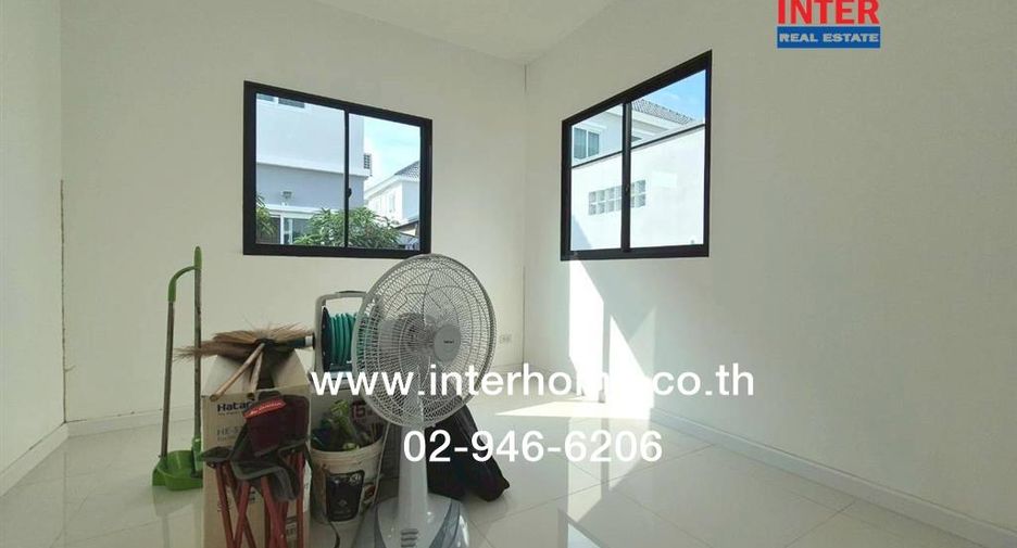 For sale 4 bedrooms house in Mueang Samut Prakan, Samut Prakan