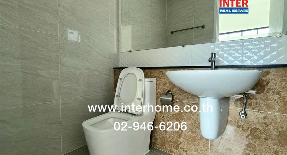 For sale 4 bedrooms house in Mueang Samut Prakan, Samut Prakan