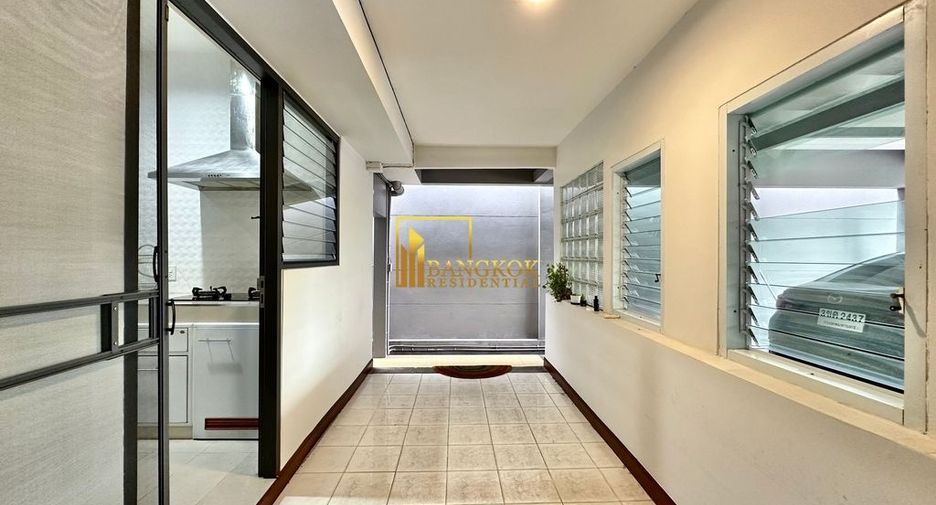 À louer 4 chambres villa à Watthana, Bangkok
