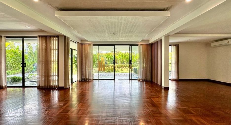 À louer 4 chambres villa à Watthana, Bangkok