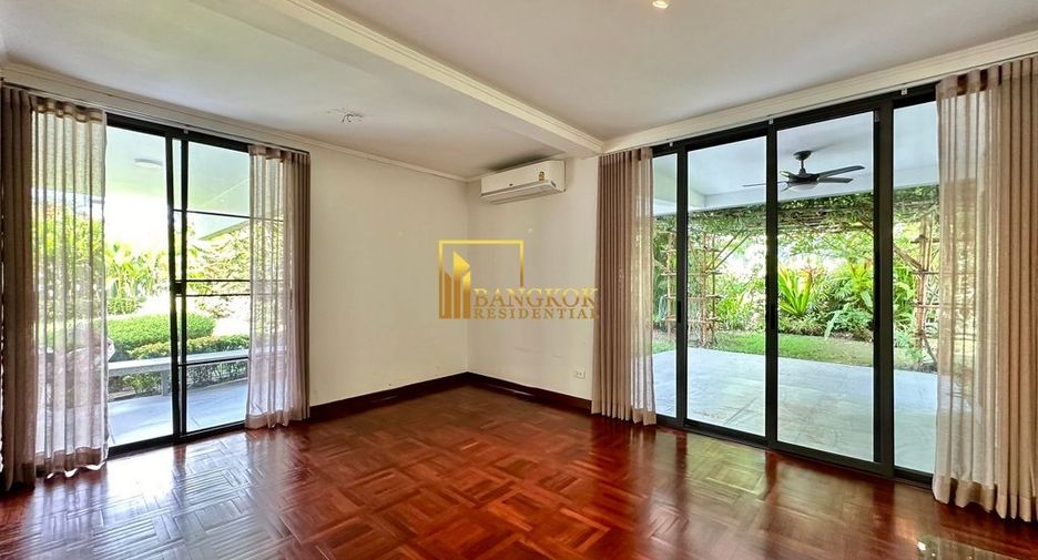 À louer 4 chambres villa à Watthana, Bangkok