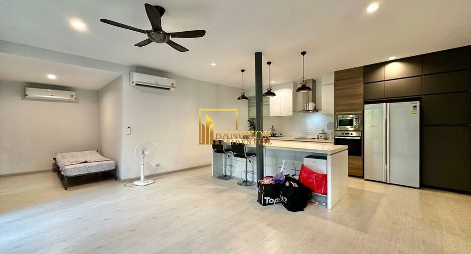 À louer 4 chambres villa à Watthana, Bangkok