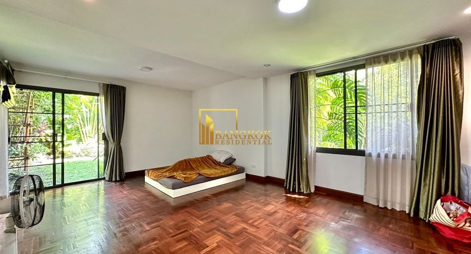 À louer 4 chambres villa à Watthana, Bangkok