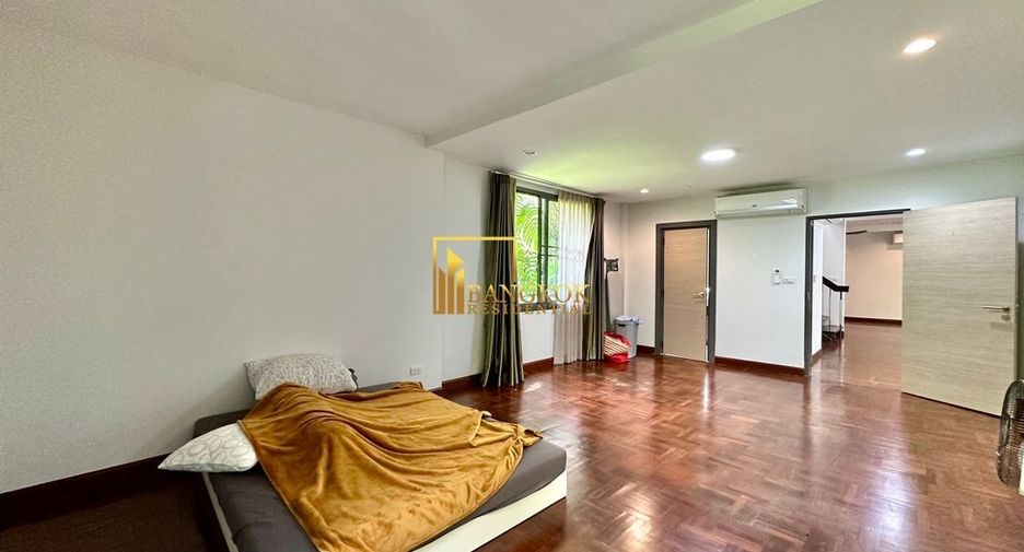 À louer 4 chambres villa à Watthana, Bangkok