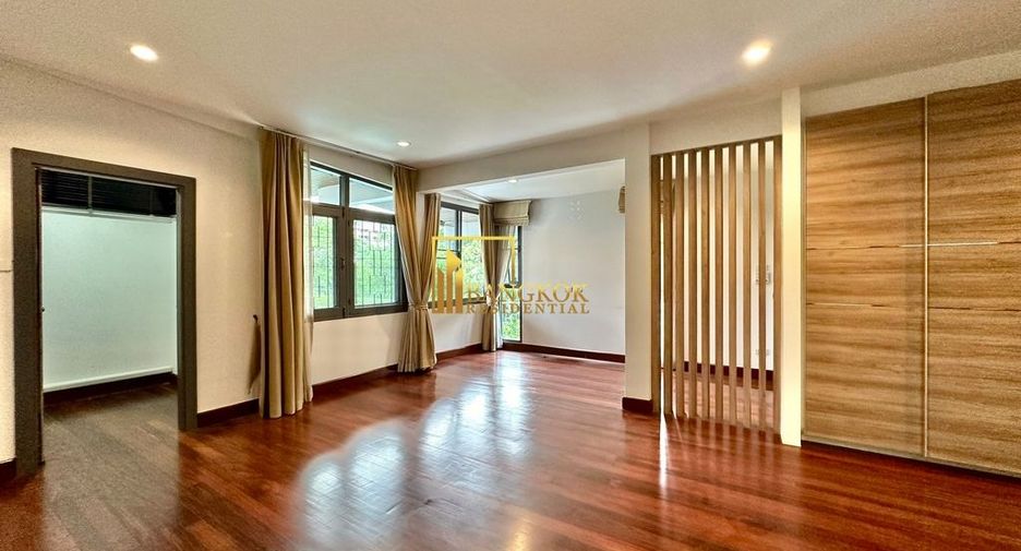 À louer 4 chambres villa à Watthana, Bangkok