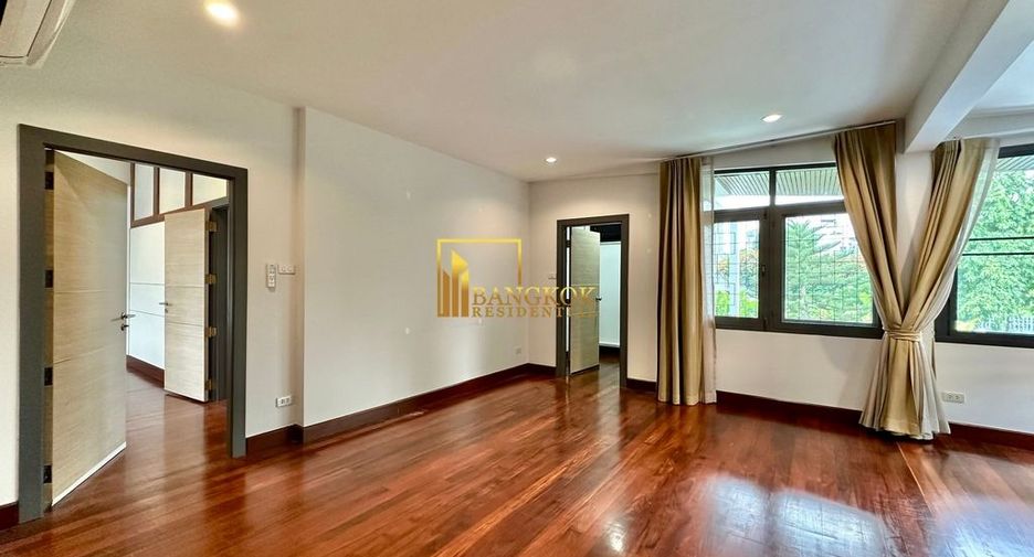 À louer 4 chambres villa à Watthana, Bangkok